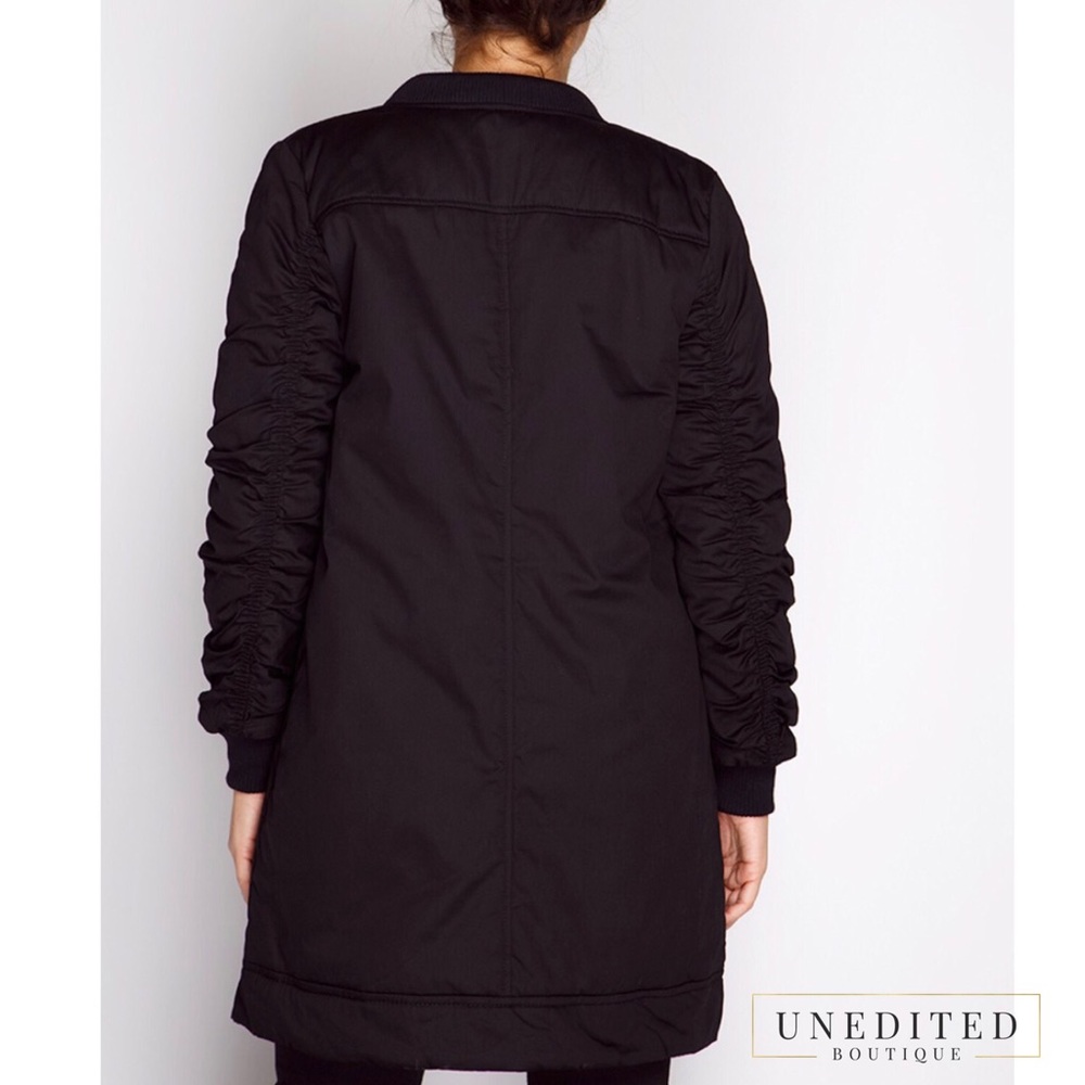 🏷 SALE - Oversized Bomber Jacket - Picture 4 of 5